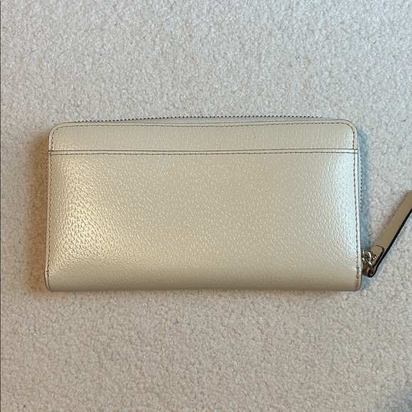 Kate Spade Cream Wallet - Picture 4 of 5